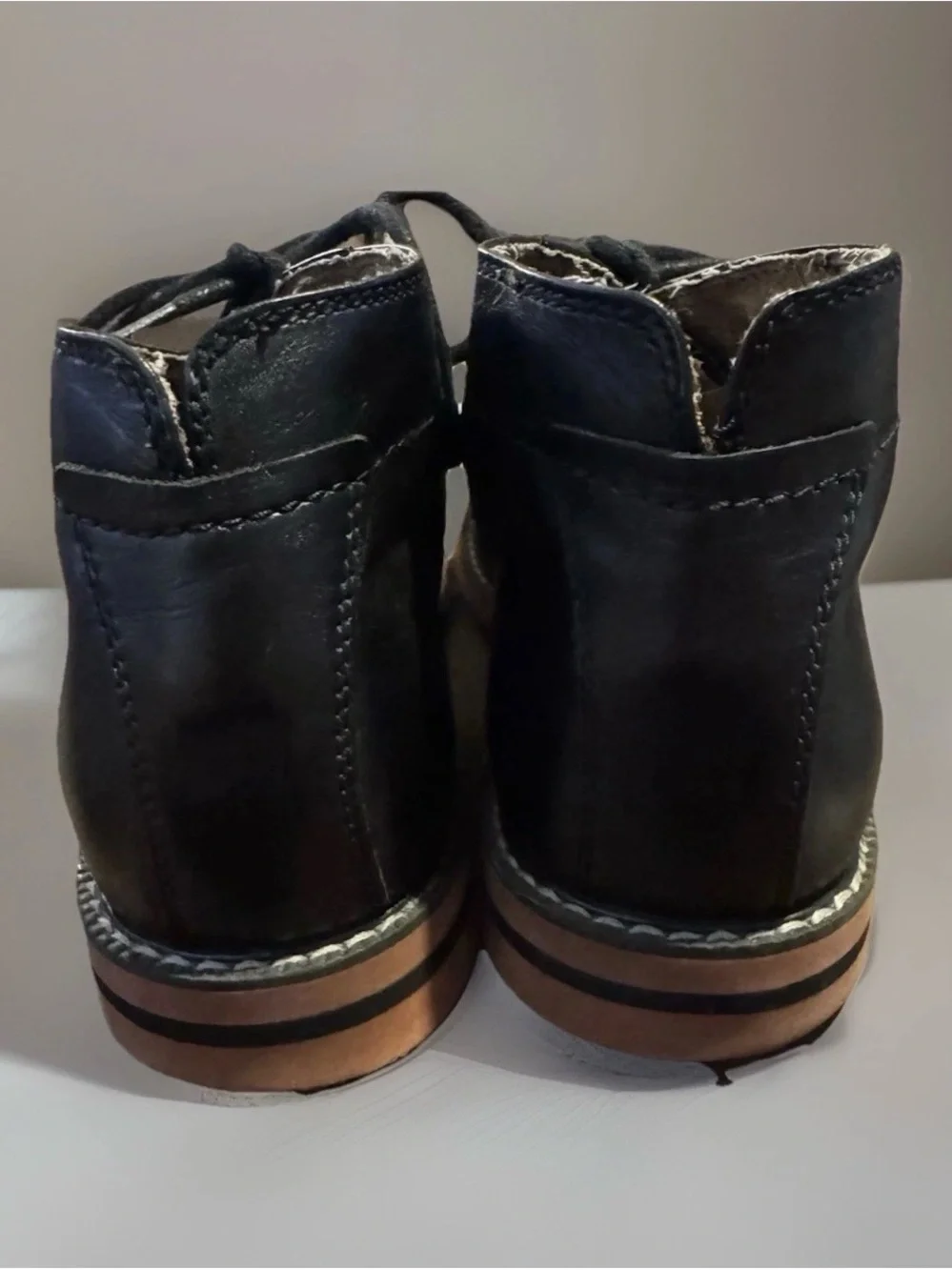 BUNDLE: 2 pairs of men’s 7.5 ankle/chukka boots-Florsheim & Ugg=Black & Brown